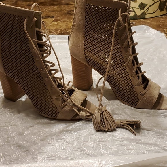 Marc Fisher Booties Size 9 - Picture 6 of 9